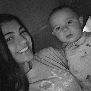 Meet your Posher, Alexis